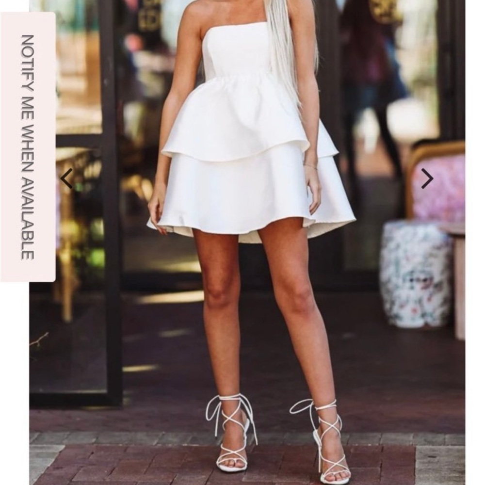 Elegant White Strapless Dress